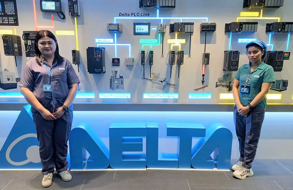 Delta Women in Line